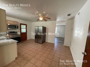 526 S Thompson Ave in DeLand, FL - Building Photo - Building Photo