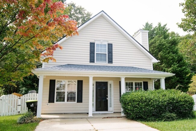 100 Thorncrest Dr in Apex, NC - Building Photo - Building Photo