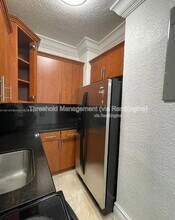 150 SW 10th St, Unit 2 in Miami, FL - Building Photo - Building Photo