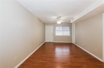 3300 College St in College Park, GA - Building Photo - Building Photo