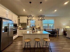 4105 Caprock Canyon Rd in Sachse, TX - Foto de edificio - Building Photo