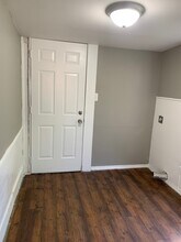 1318 N Douglas Ave in Springfield, MO - Building Photo - Building Photo