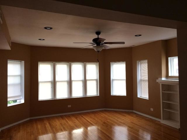 7835 S Saginaw Ave in Chicago, IL - Building Photo - Building Photo