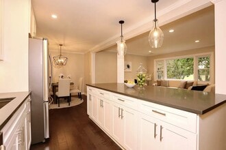 28 Princeton Pl in Glen Rock, NJ - Foto de edificio - Building Photo