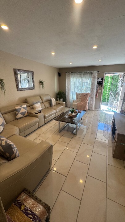 115 Candice Pl in Vista, CA - Foto de edificio