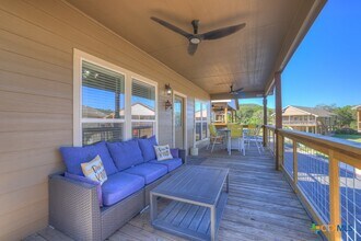 9440 River Rd in New Braunfels, TX - Building Photo - Building Photo