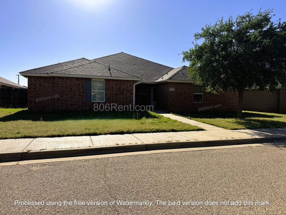 305 N Clinton Ave in Lubbock, TX - Building Photo