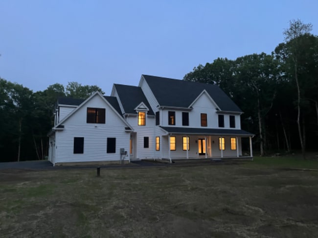 244 New London Turnpike in Stonington, CT - Building Photo - Building Photo