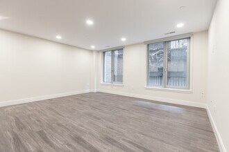 1041 Tremont St in Boston, MA - Foto de edificio - Building Photo