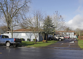 511 E Illinois St in Newberg, OR - Building Photo