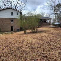 2724 Hickory Smoke Ct SW in Snellville, GA - Building Photo