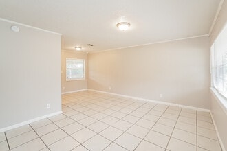 6049 Cedar Hills Blvd in Jacksonville, FL - Building Photo - Building Photo