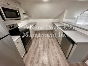 1037 Johnson St in Red Bluff, CA - Building Photo - Building Photo