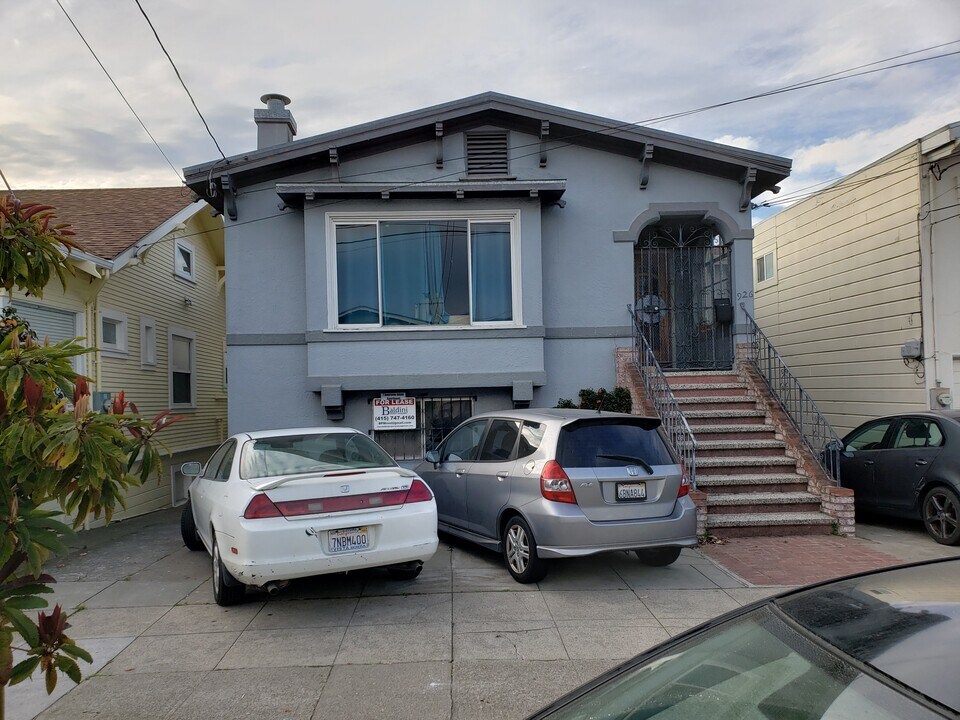 926 Edinburgh St in San Francisco, CA - Building Photo