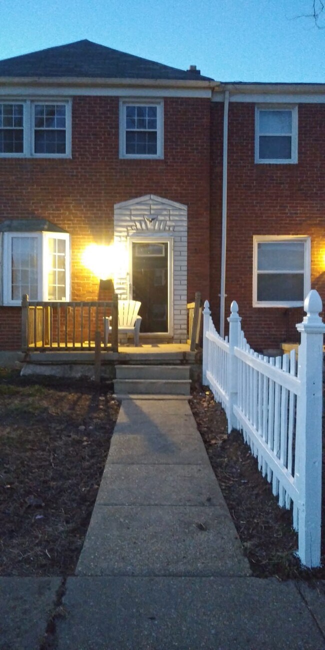 2215 Hawthorne Rd Rentals in Middle River, MD