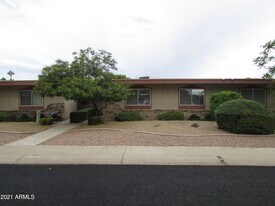 10880 W Emerald Dr in Sun City, AZ - Building Photo
