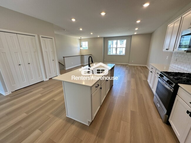8692 Kenyon Ct NE in Minneapolis, MN - Building Photo - Building Photo
