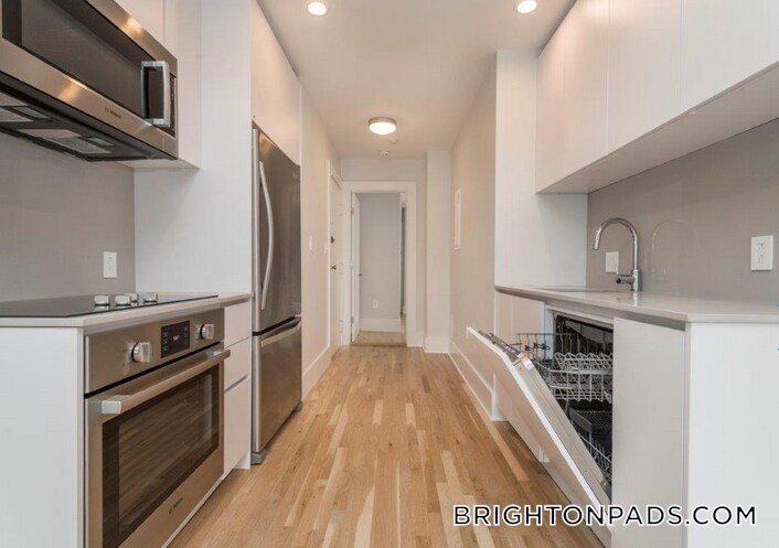 4 Elko St in Boston, MA - Building Photo