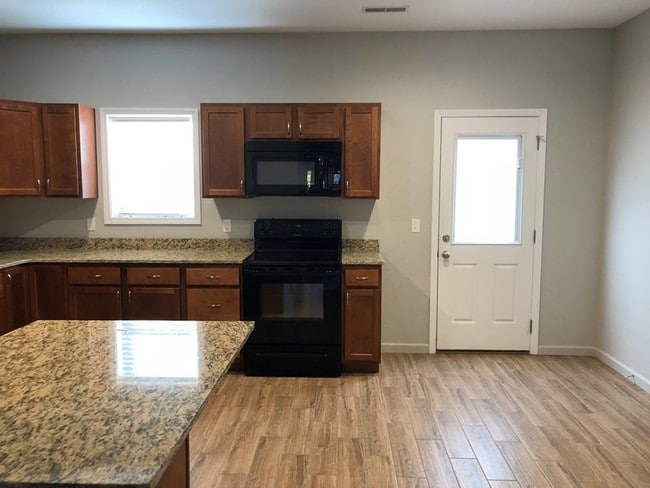property at 1407 Poplar St