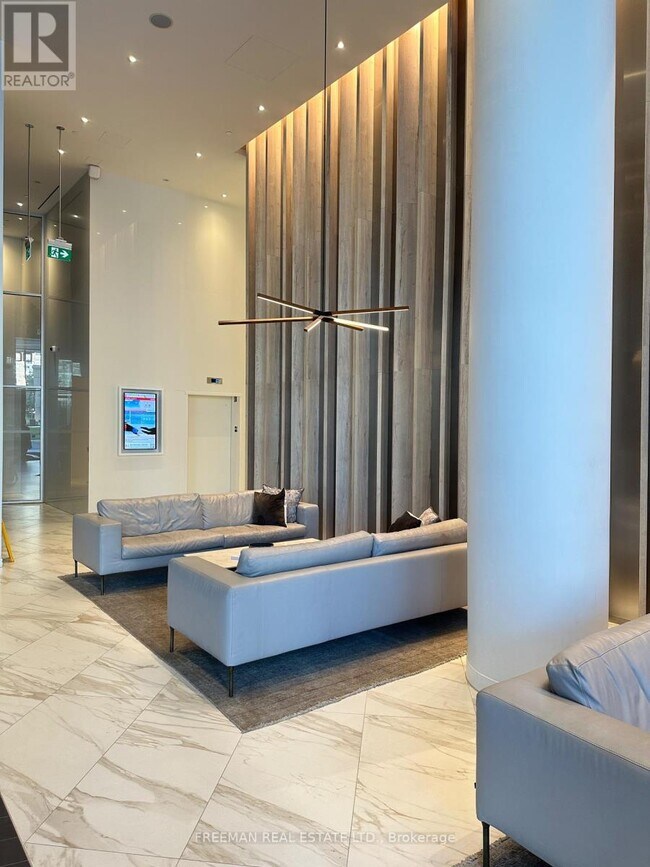 3900 Confederation Pkwy in Mississauga, ON - Building Photo - Building Photo