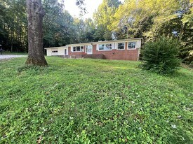 3507 US-421 in Wilkesboro, NC - Building Photo