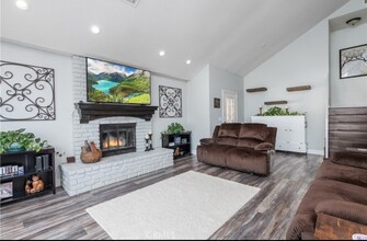 22361 Loch Lomond Dr in Canyon Lake, CA - Building Photo - Building Photo