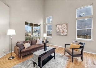 6322 Rebecca Ave SE in Auburn, WA - Foto de edificio - Building Photo