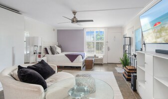 2555 Tamiami Trail N in Naples, FL - Building Photo