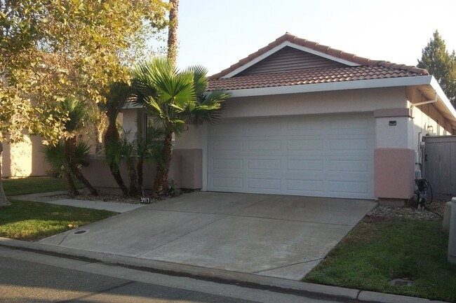 3417 W Island Ct in Elk Grove, CA - Building Photo - Building Photo