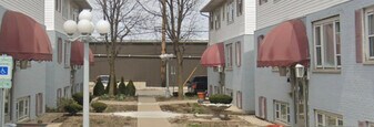 9426 Kelvin Ln in Schiller Park, IL - Building Photo