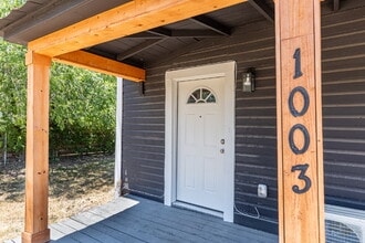 1003 Piedmont Ave in San Antonio, TX - Building Photo - Building Photo
