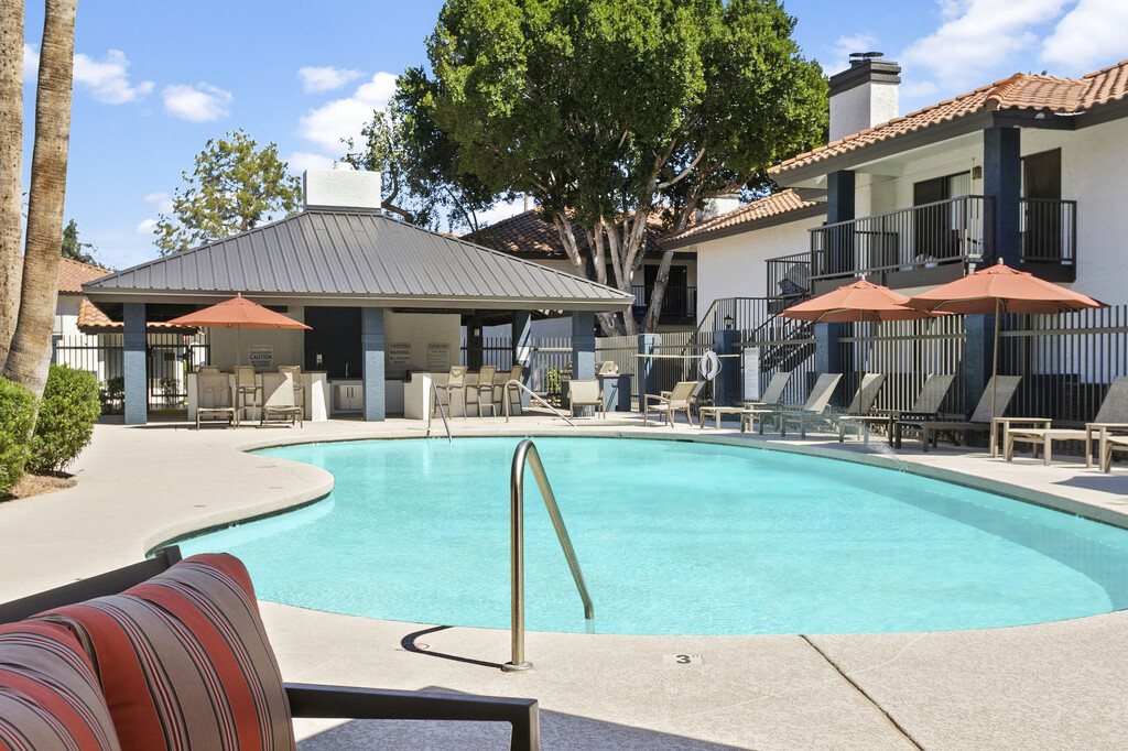 Fountain Palms | Peoria, AZ Apartments