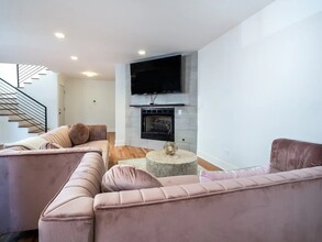 1741 W Haddon Ave in Chicago, IL - Building Photo - Building Photo