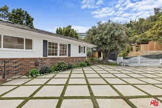1462 Rising Glen Rd in Los Angeles, CA - Building Photo - Building Photo