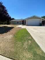 4601 Glengary Pl in Bakersfield, CA - Building Photo