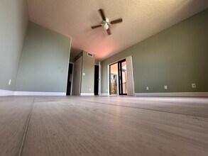3871 Victoria Dr in West Palm Beach, FL - Building Photo - Building Photo