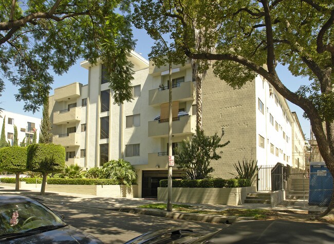 1424 N Poinsettia Pl in Los Angeles, CA - Foto de edificio - Building Photo