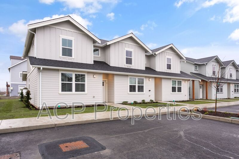 2282 Brome St in Lynden, WA - Building Photo