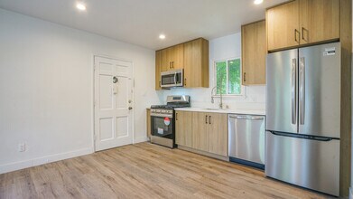 6112 Saturn St in Los Angeles, CA - Building Photo - Building Photo
