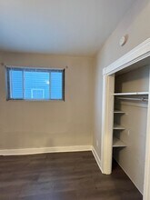 340 Academy St, Unit 1 in Carnegie, PA - Foto de edificio - Building Photo