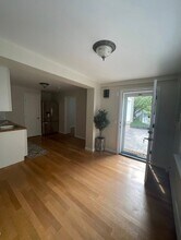 224 Commerce St, Unit B in Hawthorne, NY - Foto de edificio - Building Photo