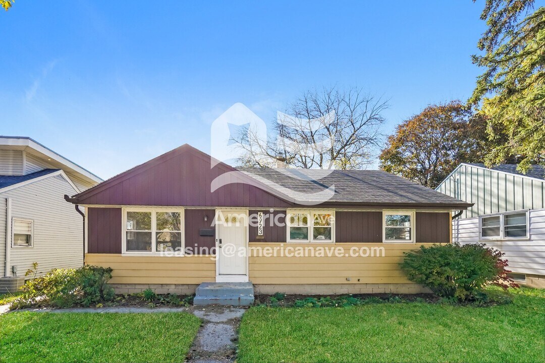 6923 W Tallmadge Pl in Milwaukee, WI - Foto de edificio