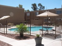 Fairway Vistas Condominiums in Phoenix, AZ - Foto de edificio - Building Photo