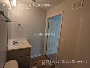 2855 Locust Grv Ct in Harrisonburg, VA - Building Photo - Building Photo