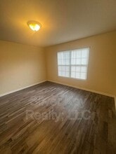 220 Willow Creek Drive in Madisonville, TN - Foto de edificio - Building Photo