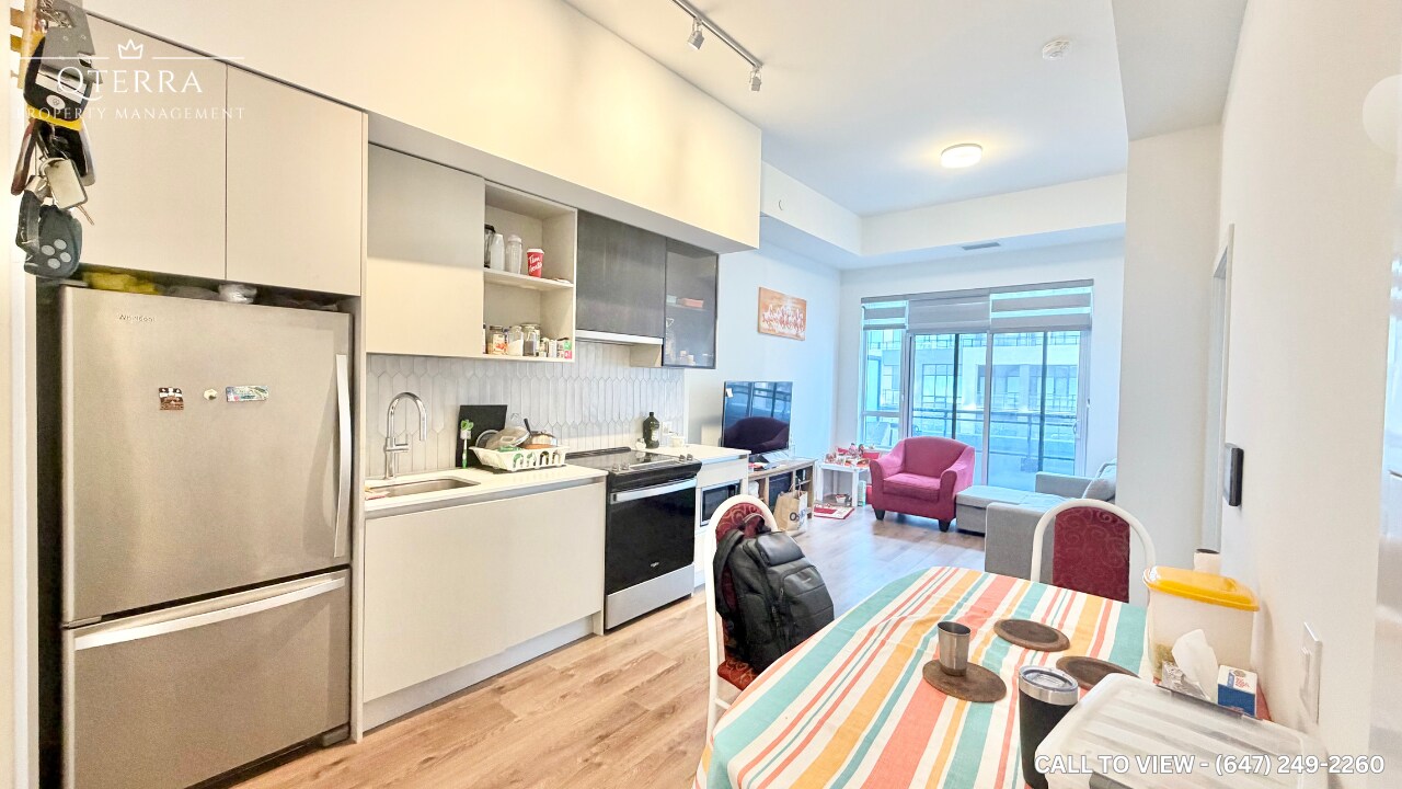 395 Dundas St W in Oakville, ON - Building Photo