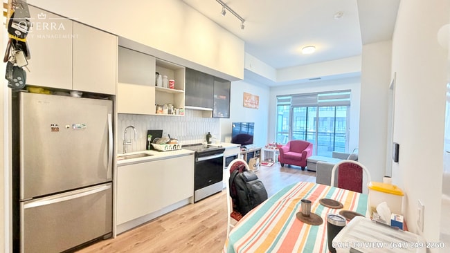 property at 395 Dundas St W