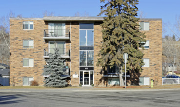 602 2nd Ave NW in Calgary, AB - Building Photo - Building Photo