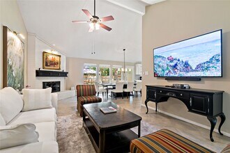 9 Brentwood Oaks Ct in Spring, TX - Building Photo - Building Photo