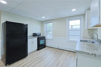 156 Urban Ave in North Providence, RI - Building Photo - Building Photo